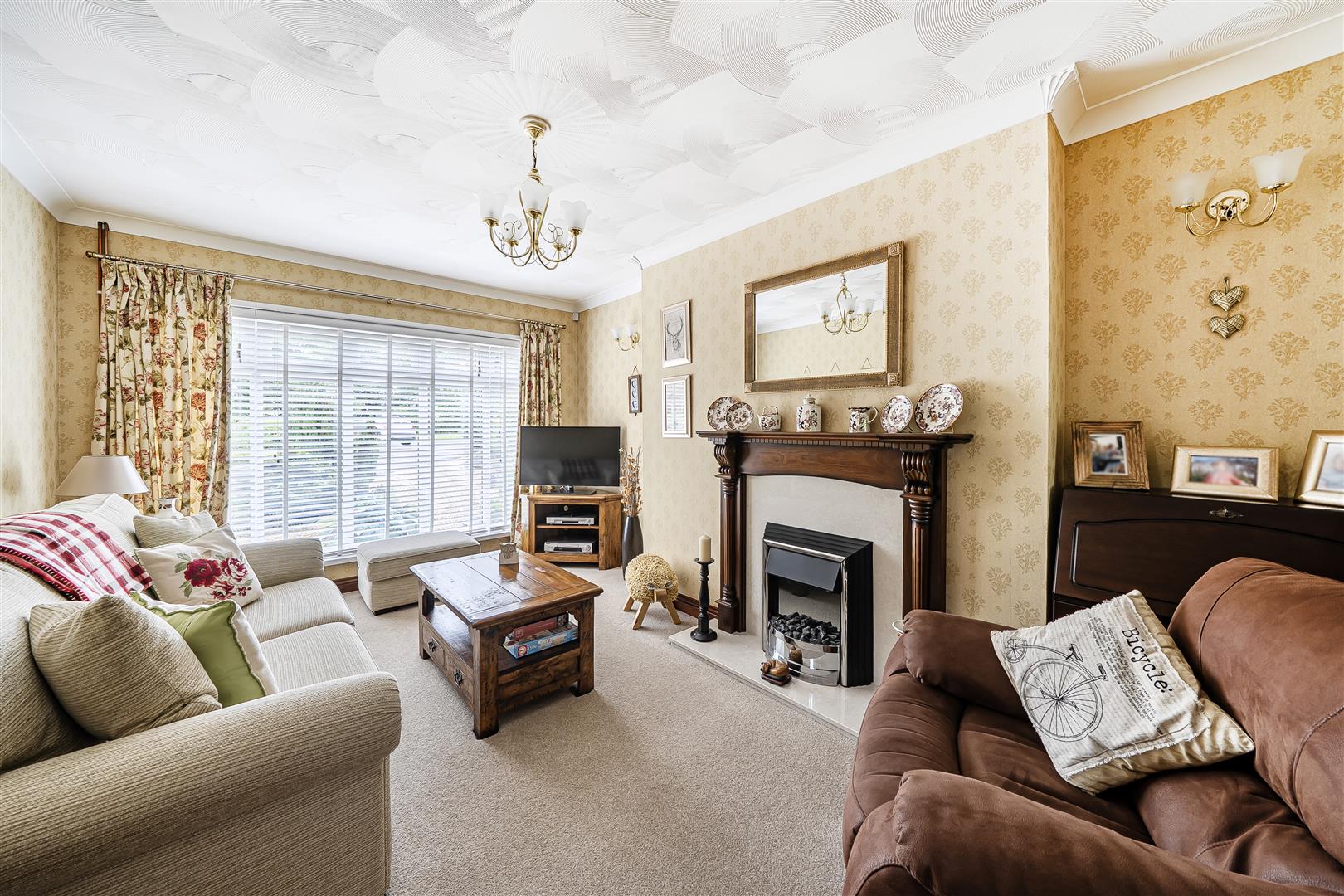 Woodfield Avenue, Pontlliw, Swansea, SA4 9EQ